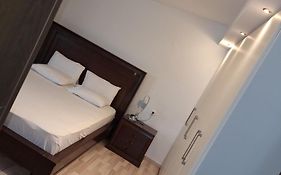 Revisapartments Brown